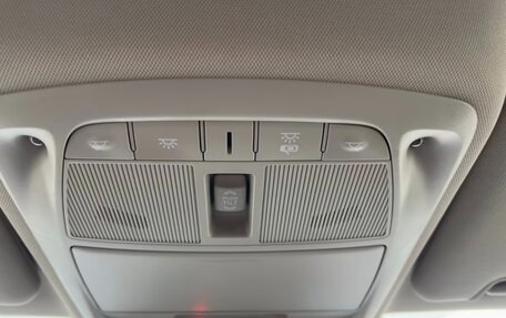 Renault Koleos II, 2022 год, 2 200 000 рублей, 20 фотография