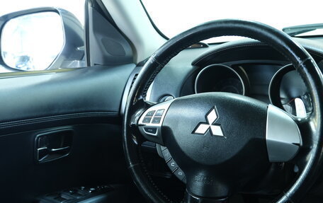 Mitsubishi Outlander III рестайлинг 3, 2010 год, 1 249 000 рублей, 14 фотография