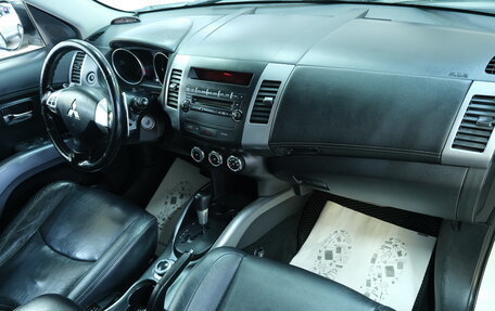 Mitsubishi Outlander III рестайлинг 3, 2010 год, 1 249 000 рублей, 20 фотография