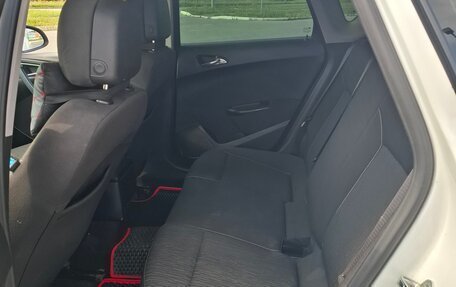 Opel Astra J, 2012 год, 750 000 рублей, 9 фотография