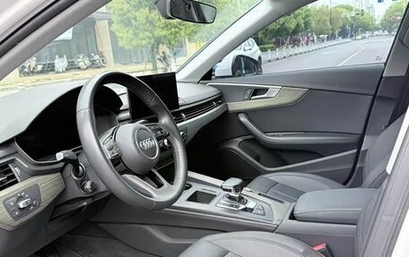 Audi A4, 2022 год, 2 590 000 рублей, 5 фотография