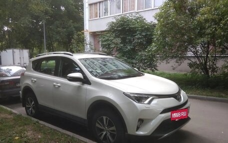 Toyota RAV4, 2017 год, 3 990 000 рублей, 9 фотография