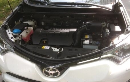 Toyota RAV4, 2017 год, 3 990 000 рублей, 5 фотография