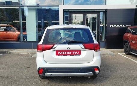 Mitsubishi Outlander III рестайлинг 3, 2016 год, 1 499 000 рублей, 3 фотография