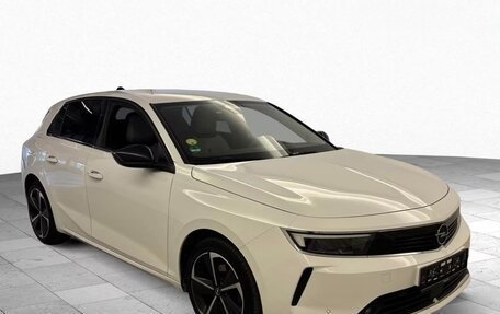 Opel Astra, 2023 год, 1 850 000 рублей, 2 фотография
