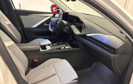 Opel Astra, 2023 год, 1 850 000 рублей, 5 фотография
