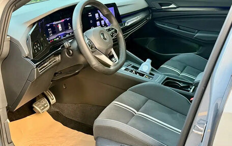 Volkswagen Golf VIII, 2022 год, 2 200 000 рублей, 15 фотография