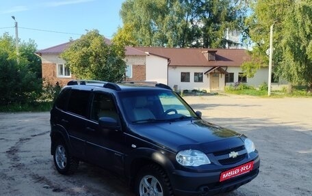 Chevrolet Niva I рестайлинг, 2018 год, 800 000 рублей, 28 фотография