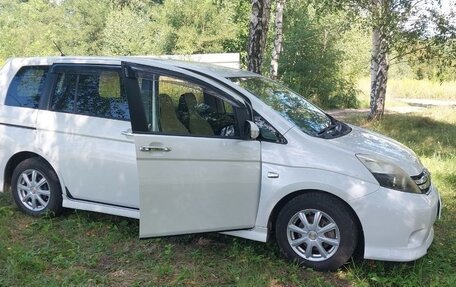 Toyota ISis I, 2011 год, 1 200 000 рублей, 1 фотография