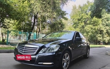 Mercedes-Benz E-Класс, 2012 год, 1 300 000 рублей, 4 фотография