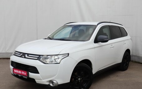 Mitsubishi Outlander III рестайлинг 3, 2012 год, 930 000 рублей, 1 фотография
