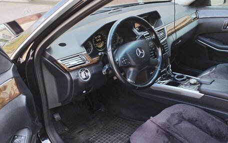 Mercedes-Benz E-Класс, 2012 год, 1 300 000 рублей, 8 фотография