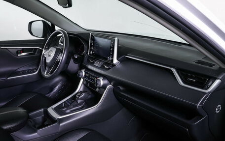 Toyota RAV4, 2021 год, 3 795 000 рублей, 12 фотография