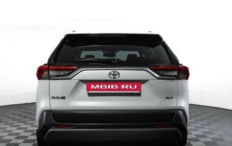 Toyota RAV4, 2021 год, 3 795 000 рублей, 7 фотография