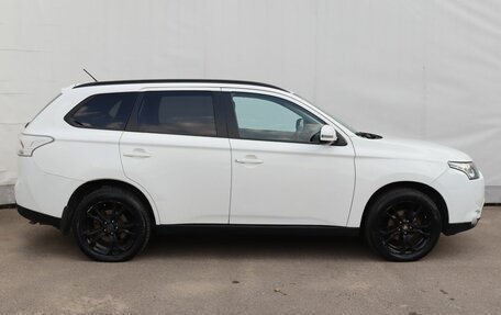 Mitsubishi Outlander III рестайлинг 3, 2012 год, 930 000 рублей, 7 фотография