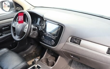 Mitsubishi Outlander III рестайлинг 3, 2012 год, 930 000 рублей, 10 фотография
