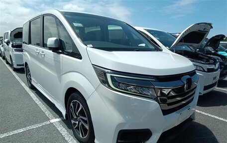 Honda Stepwgn IV, 2021 год, 1 810 000 рублей, 4 фотография