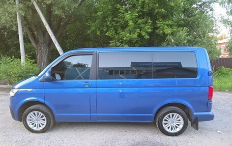 Volkswagen Caravelle T6 рестайлинг, 2021 год, 3 350 000 рублей, 3 фотография
