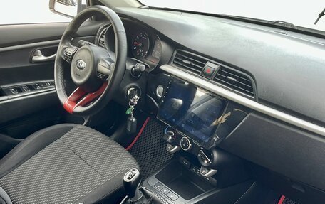 KIA Rio IV, 2018 год, 1 075 000 рублей, 11 фотография