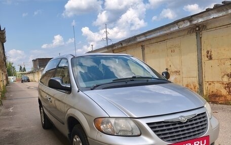 Chrysler Voyager IV, 2002 год, 650 000 рублей, 18 фотография