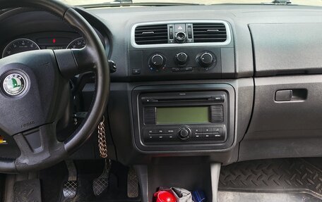 Skoda Fabia II, 2008 год, 260 000 рублей, 2 фотография