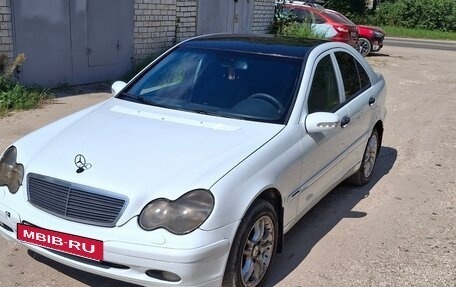 Mercedes-Benz C-Класс, 2002 год, 330 000 рублей, 3 фотография