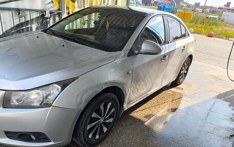 Chevrolet Cruze II, 2010 год, 600 000 рублей, 10 фотография