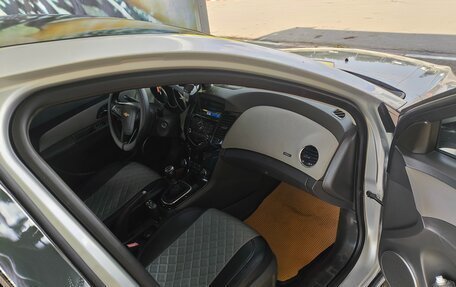 Chevrolet Cruze II, 2010 год, 600 000 рублей, 8 фотография