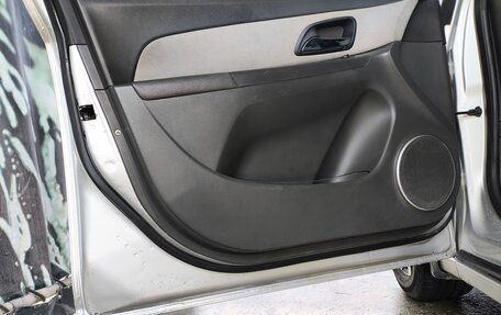 Chevrolet Cruze II, 2010 год, 600 000 рублей, 15 фотография