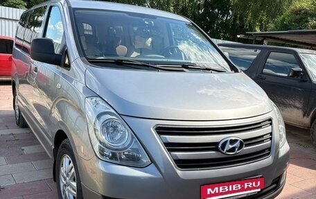 Hyundai H-1 II рестайлинг, 2017 год, 3 210 000 рублей, 6 фотография
