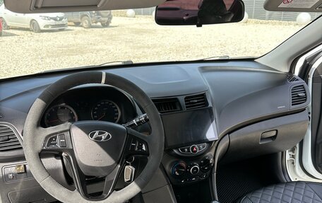 Hyundai Solaris II рестайлинг, 2014 год, 699 000 рублей, 23 фотография
