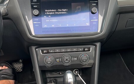 Volkswagen Tiguan II, 2019 год, 2 190 000 рублей, 13 фотография
