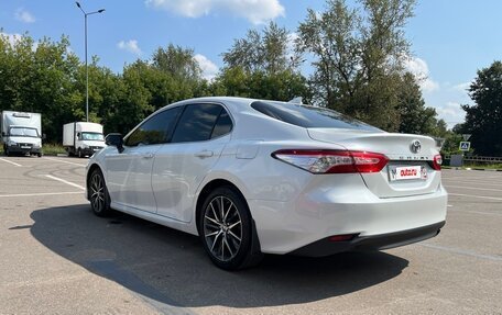Toyota Camry, 2021 год, 3 250 000 рублей, 6 фотография