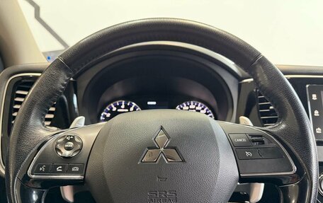 Mitsubishi Outlander III рестайлинг 3, 2018 год, 2 099 900 рублей, 7 фотография