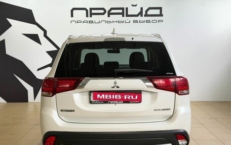 Mitsubishi Outlander III рестайлинг 3, 2018 год, 2 099 900 рублей, 4 фотография