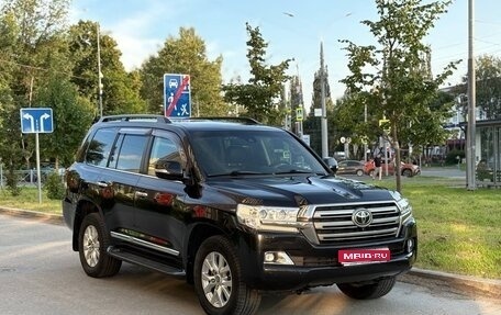 Toyota Land Cruiser 200, 2016 год, 3 890 000 рублей, 1 фотография