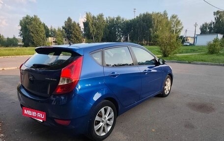 Hyundai Solaris II рестайлинг, 2013 год, 950 000 рублей, 2 фотография