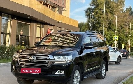 Toyota Land Cruiser 200, 2016 год, 3 890 000 рублей, 2 фотография