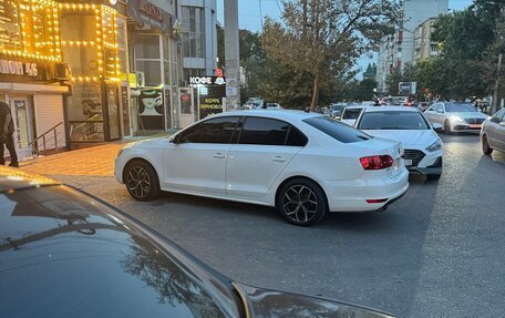 Volkswagen Jetta VI, 2012 год, 720 000 рублей, 2 фотография