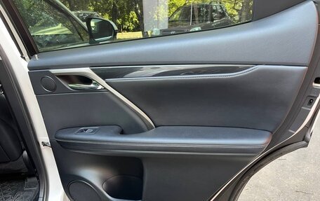 Lexus RX IV рестайлинг, 2019 год, 4 000 000 рублей, 13 фотография