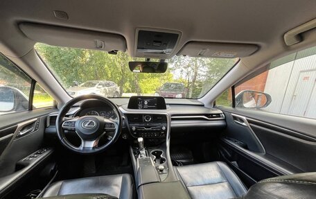 Lexus RX IV рестайлинг, 2019 год, 4 000 000 рублей, 10 фотография