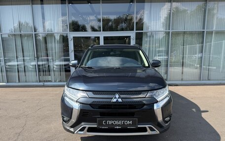 Mitsubishi Outlander III рестайлинг 3, 2021 год, 3 000 000 рублей, 2 фотография
