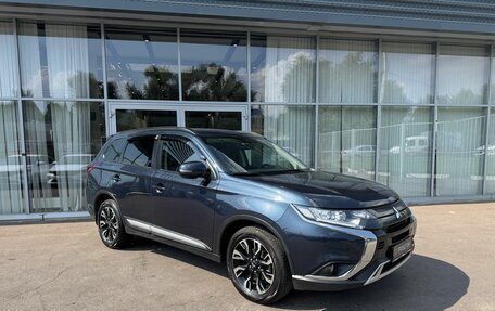 Mitsubishi Outlander III рестайлинг 3, 2021 год, 3 000 000 рублей, 3 фотография