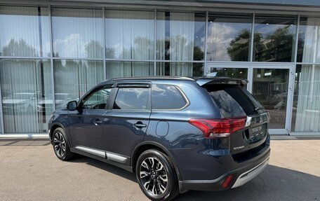 Mitsubishi Outlander III рестайлинг 3, 2021 год, 3 000 000 рублей, 7 фотография