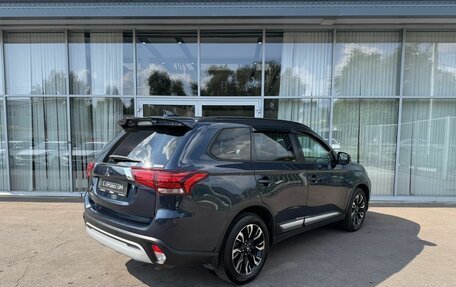 Mitsubishi Outlander III рестайлинг 3, 2021 год, 3 000 000 рублей, 5 фотография