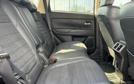 Mitsubishi Outlander III рестайлинг 3, 2021 год, 3 000 000 рублей, 10 фотография