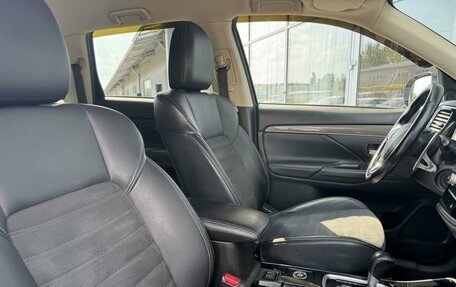Mitsubishi Outlander III рестайлинг 3, 2021 год, 3 000 000 рублей, 11 фотография