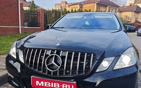 Mercedes-Benz E-Класс, 2010 год, 800 000 рублей, 1 фотография
