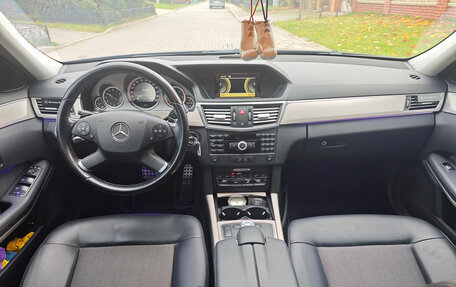 Mercedes-Benz E-Класс, 2010 год, 800 000 рублей, 7 фотография