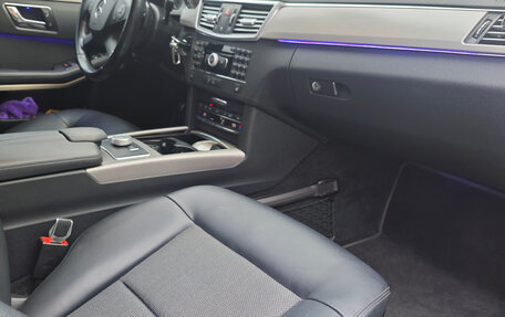 Mercedes-Benz E-Класс, 2010 год, 800 000 рублей, 8 фотография
